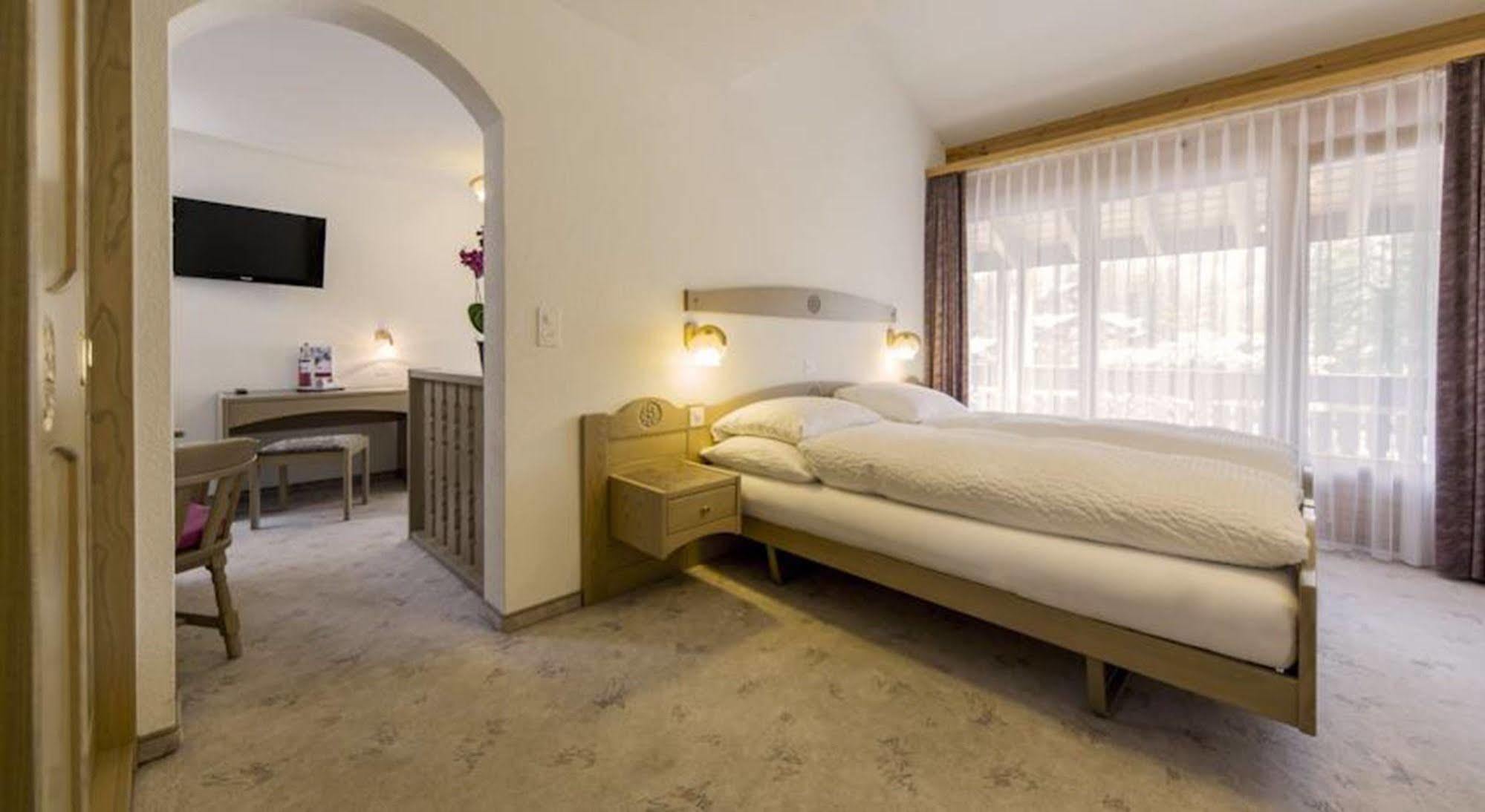 Hotel Restaurant Gabriel Scuol Zewnętrze zdjęcie