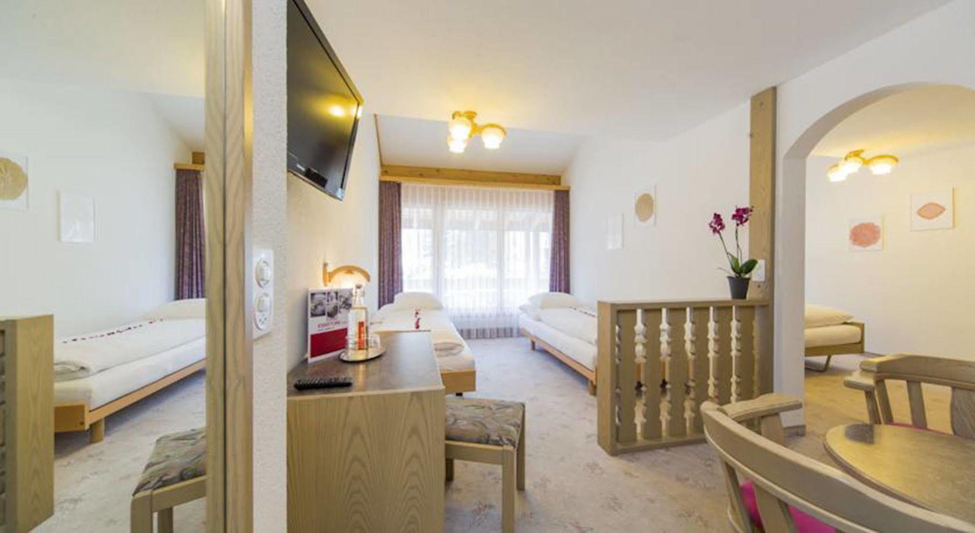 Hotel Restaurant Gabriel Scuol Zewnętrze zdjęcie